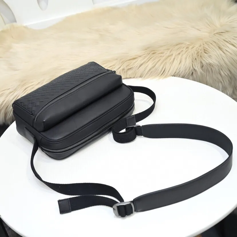 All categories 💚 Top version men’s bags 💚 BV 2024 new BV crossbody bag